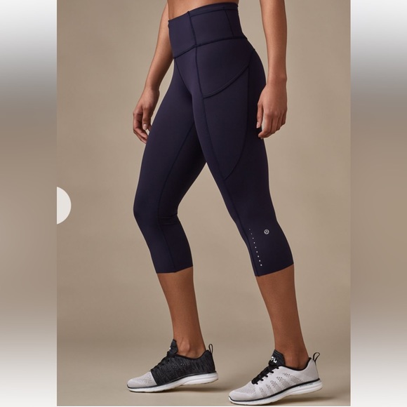 Lululemon Fast & Free Crop (19”) Midnight Navy Size 4 - Picture 2 of 16
